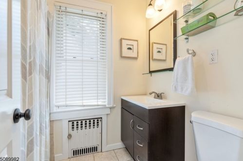 7 Roosevelt Ave, Cranford NJ  07016-2615 exterior