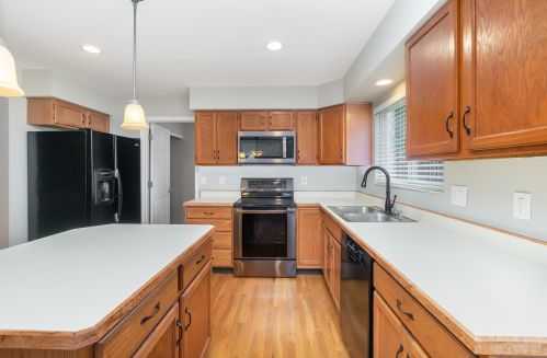 8424 Woodcreek Dr, Florence KY  41042-8261 exterior