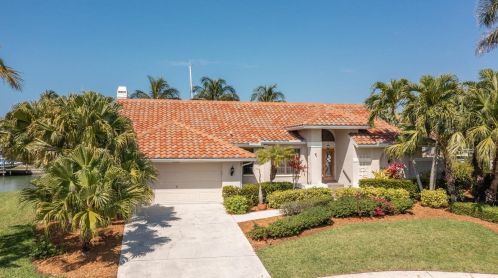 662 Thrush Ct, Marco Island, FL 34145-1932