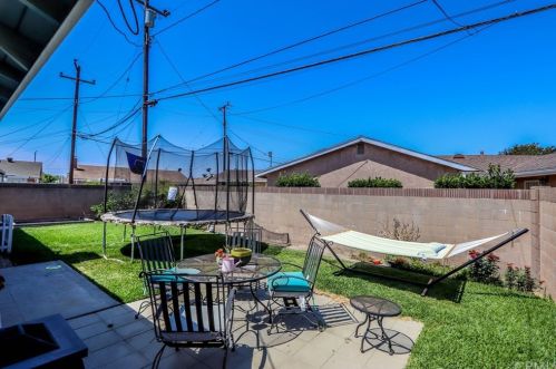 5503 Stevely Ave, Lakewood CA  90713-1745 exterior
