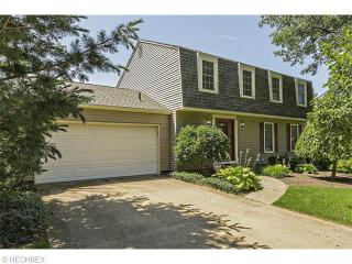 960 Brookpoint Dr, Macedonia, OH 44056-1606