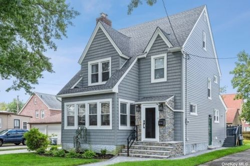 111-34 198th St, Jamaica, NY 11412-2118