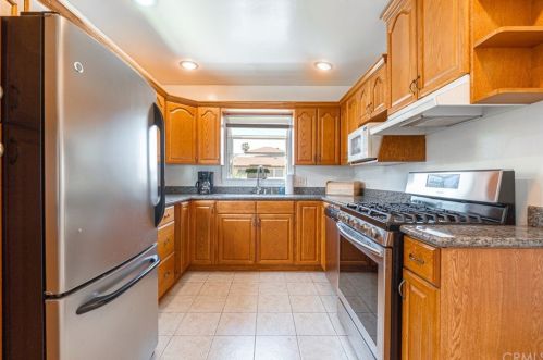 25420 Oak St, Lomita CA  90717-2216 exterior