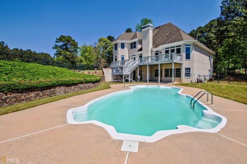 145 Emerald Lake Dr, Fayetteville, GA 30215-5063