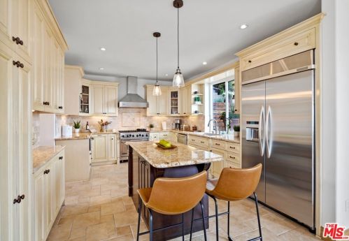 21630 Saddle Peak Rd, Topanga CA  90290-3414 exterior