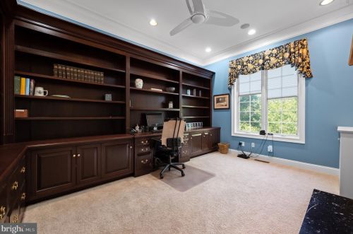 100 Deer Vly Ln, Wilmington DE  19807-1912 exterior