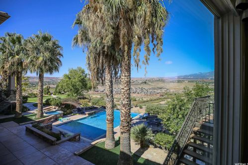 1540 Stone Clf Dr, Saint George UT 84790-6138 exterior