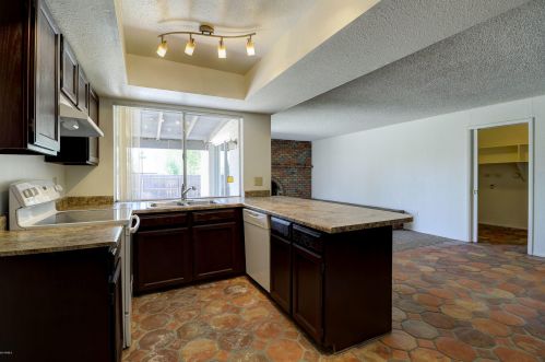 4821 Bloomfield Rd, Glendale AZ  85304-2221 exterior