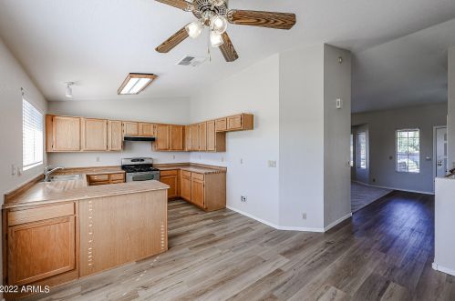 4231 Whispering Wind Dr, Glendale AZ  85310-5178 exterior