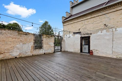 7198 River Dr, West Bend WI  53090-1163 exterior