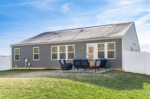 312 Isaac Tharp St, Pataskala OH 43062 exterior