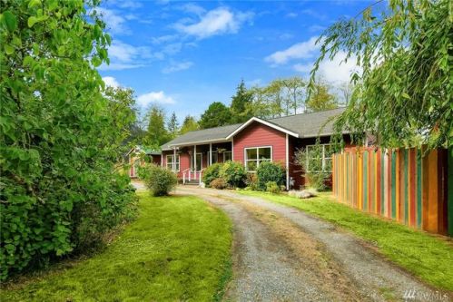 10018 188th St, Vashon, WA 98070-5223