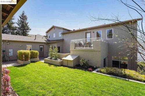 13349 Campus Dr, Oakland CA  94619-3709 exterior