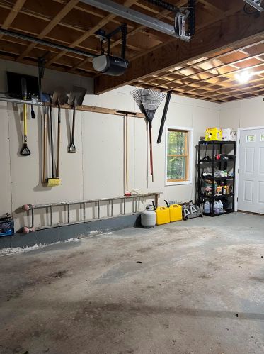 58 Long Pond Rd, Danville NH  03819-3126 exterior