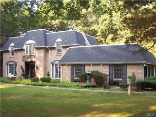 10 Normandy Rd, Bridgeport CT  06611-1122 exterior