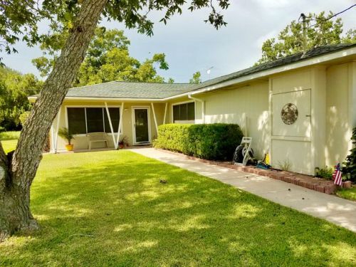 1716 1st St, Palacios, TX 77465-3408