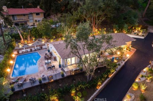 3810 Lockerbie Ln, Glendale, CA 91208-1029