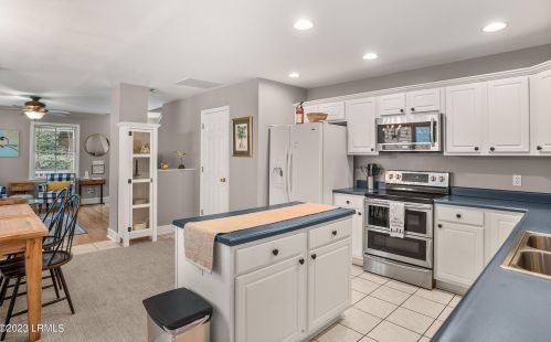 1305 Broad St, Beaufort SC  29902-6373 exterior