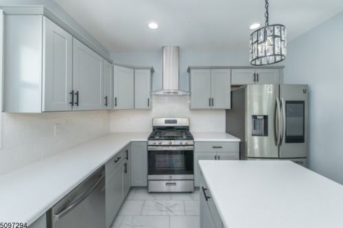 22 Harvard St, Nutley NJ  07110-3322 exterior