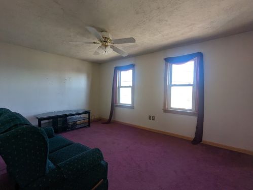 811 Shady Ave, North Charleroi, PA 15022-1861