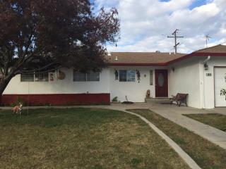 8644 Curtis St, Hanford, CA 93230-4818