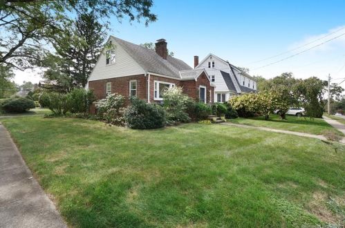 93 Ridgewood Ave, North Haven, CT 06473-4441