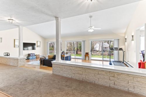 10 Greenview Cir, Sandwich MA  02563-2705 exterior