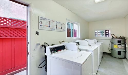 945 Locust Ave, Long Beach CA  90813-5805 exterior