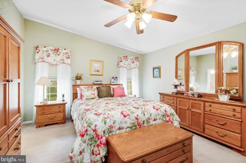 1070 Scenic View Dr, Collegeville PA  19473-2077 exterior