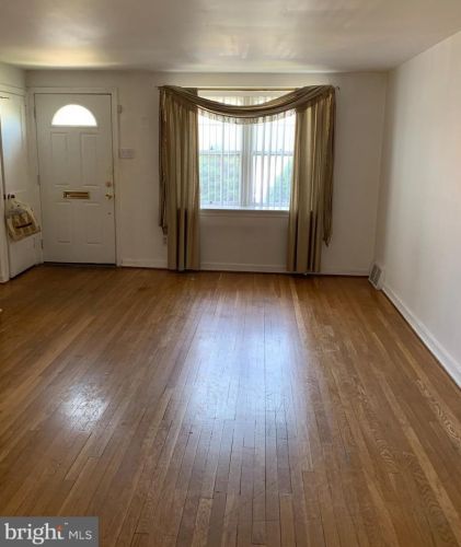 2475 Berryhill St, Harrisburg, PA 17104-2012