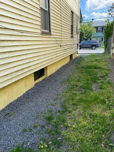 225 Main St, Bound Brk NJ  08805-1837 exterior
