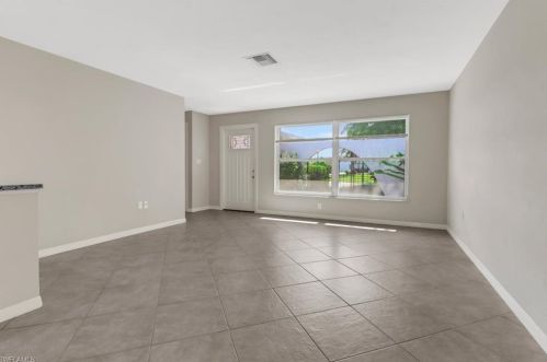 4472 Beechwood Lake Dr, Naples FL  34112-5203 exterior