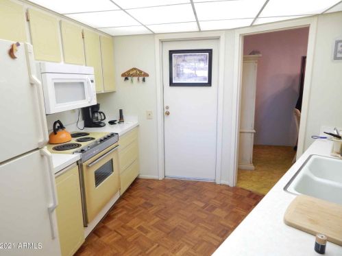 14026 111th Ave, Sun City, AZ 85351-2527