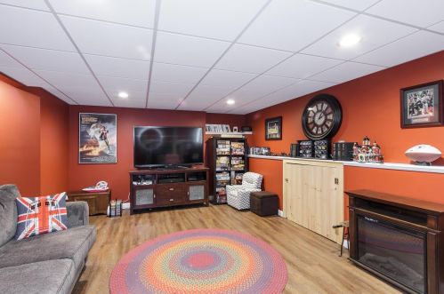 11 Lynwood Rd, Raymond NH  03077-1876 exterior