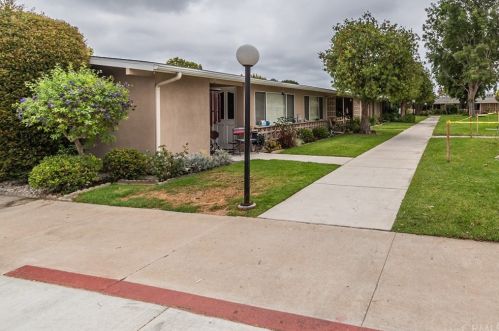 1260 Knollwood Rd, Seal Beach CA  90740-3674 exterior