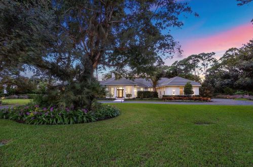 7 Country Rd, Boynton Beach FL  33436-5609 exterior