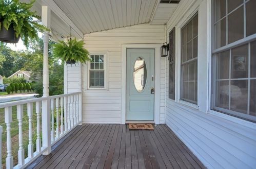 28 Archer St, Wrentham MA  02093-1217 exterior