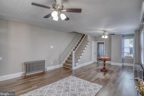 2406 2nd St, Wilmington, DE 19805-3317