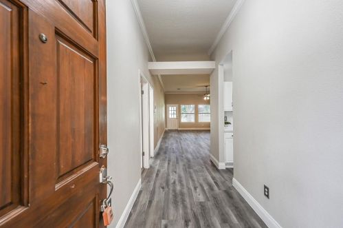 911 Woodfern Glen Ln, Pearland, TX 77584-4011