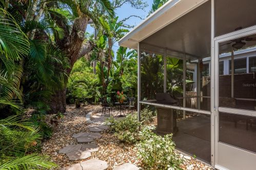 553 Vista Trail Ct, Palm Harbor FL  34683-5260 exterior