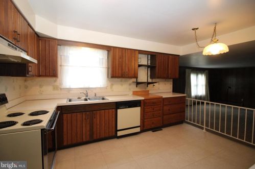 502 6th St, Lansdale PA  19446-2742 exterior