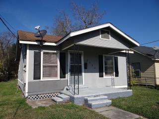2350 Hegele St, Beaumont TX  77705-1627 exterior