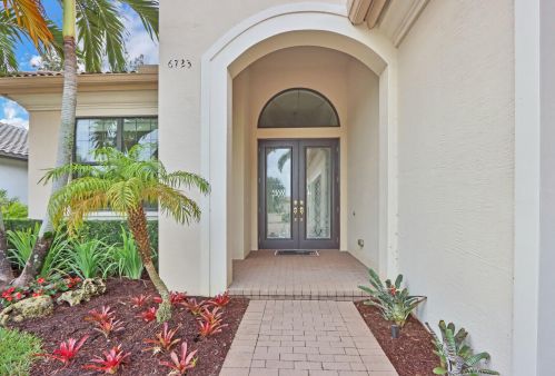 6723 Sparrow Hawk Dr, West Palm Beach, FL 33412-3052