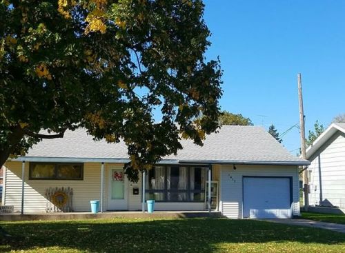 1417 Avenue M, Cozad, NE 69130-2122