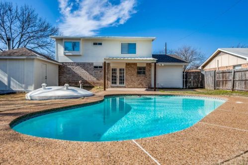 722 Cindy Dr, Cedar Hill TX 75104-1721 exterior