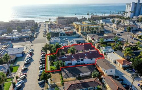 818 Emerald St, San Diego CA 92109-2739 exterior