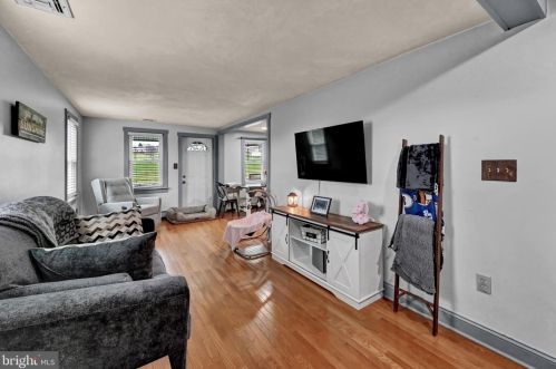 435 Boxwood Rd, Red Lion PA  17356-8347 exterior