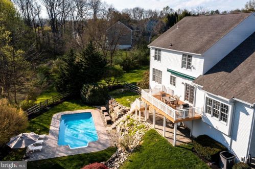 17 Twin Pines Rd, Downingtown, PA 19335-4511
