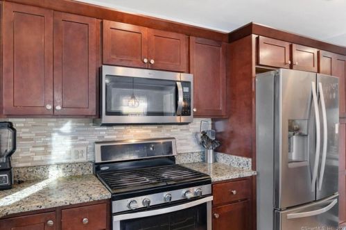 3 Griswold Ct, United States Coast Guard Ac CT  06320-5209 exterior