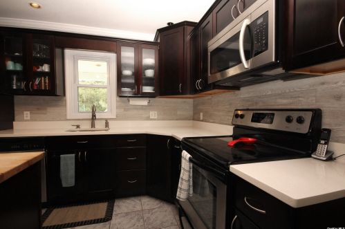 656 Sandra Ave, West Islip NY  11795-2524 exterior